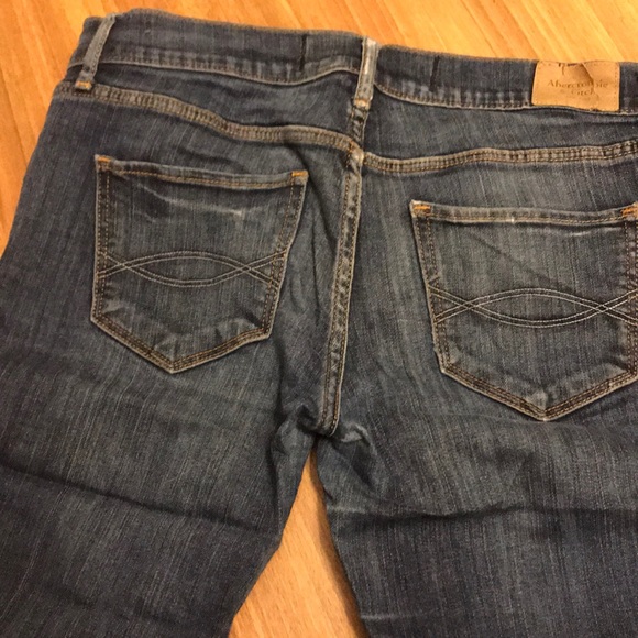 Medium wash jeans - Picture 3 of 3